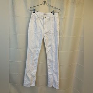 White high waisted jeans with slits at the bottom - size women’s 28